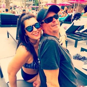 Meet your Posher, L r